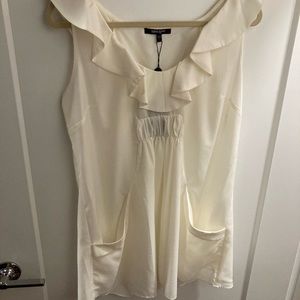 Flared Sleeveless/ruffle blouse